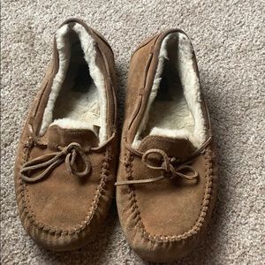 mens ugg moccasins